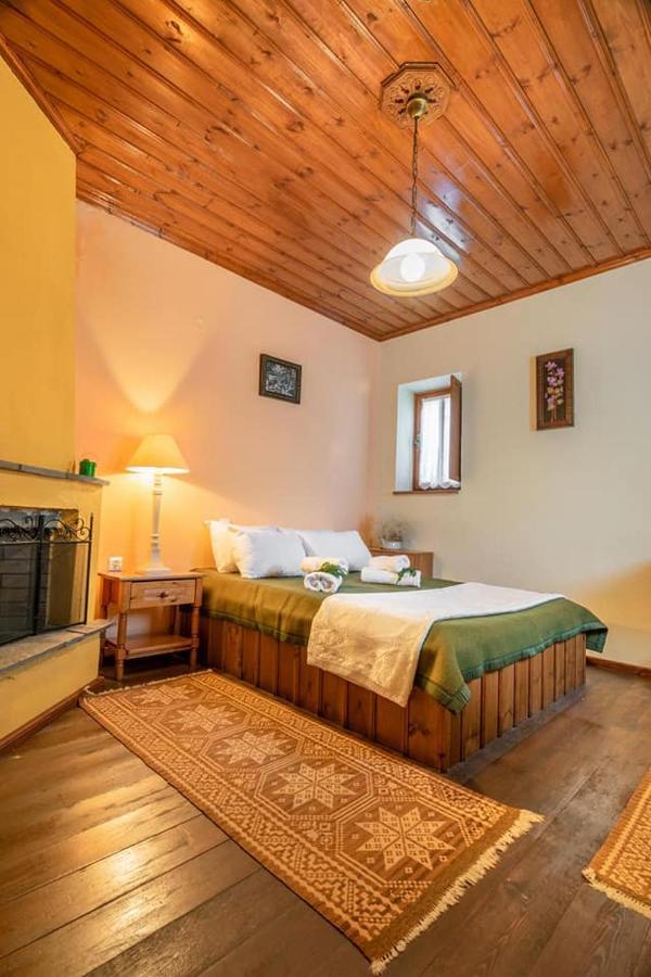 פאפיגקון Morfeas Guesthouse מראה חיצוני תמונה