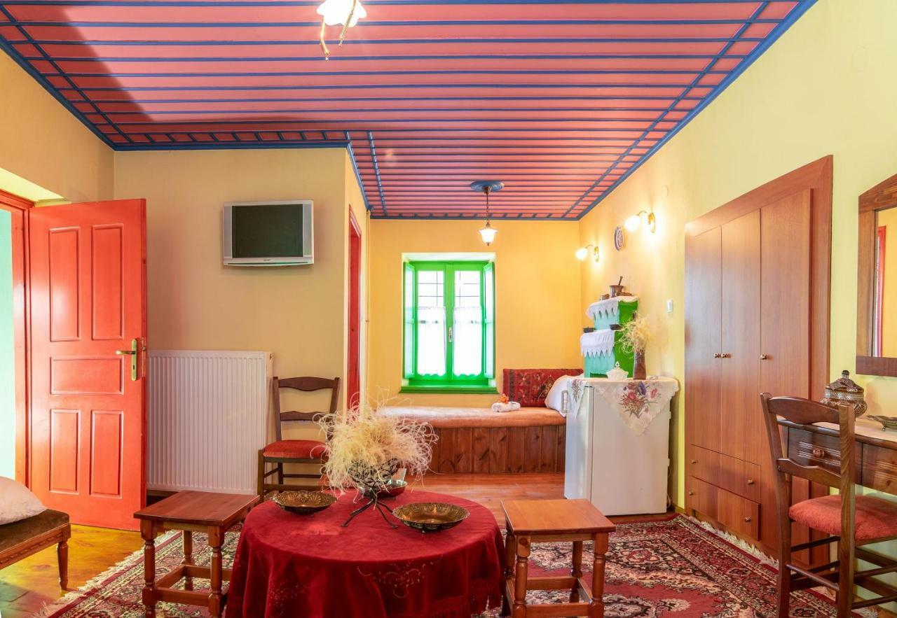 פאפיגקון Morfeas Guesthouse מראה חיצוני תמונה