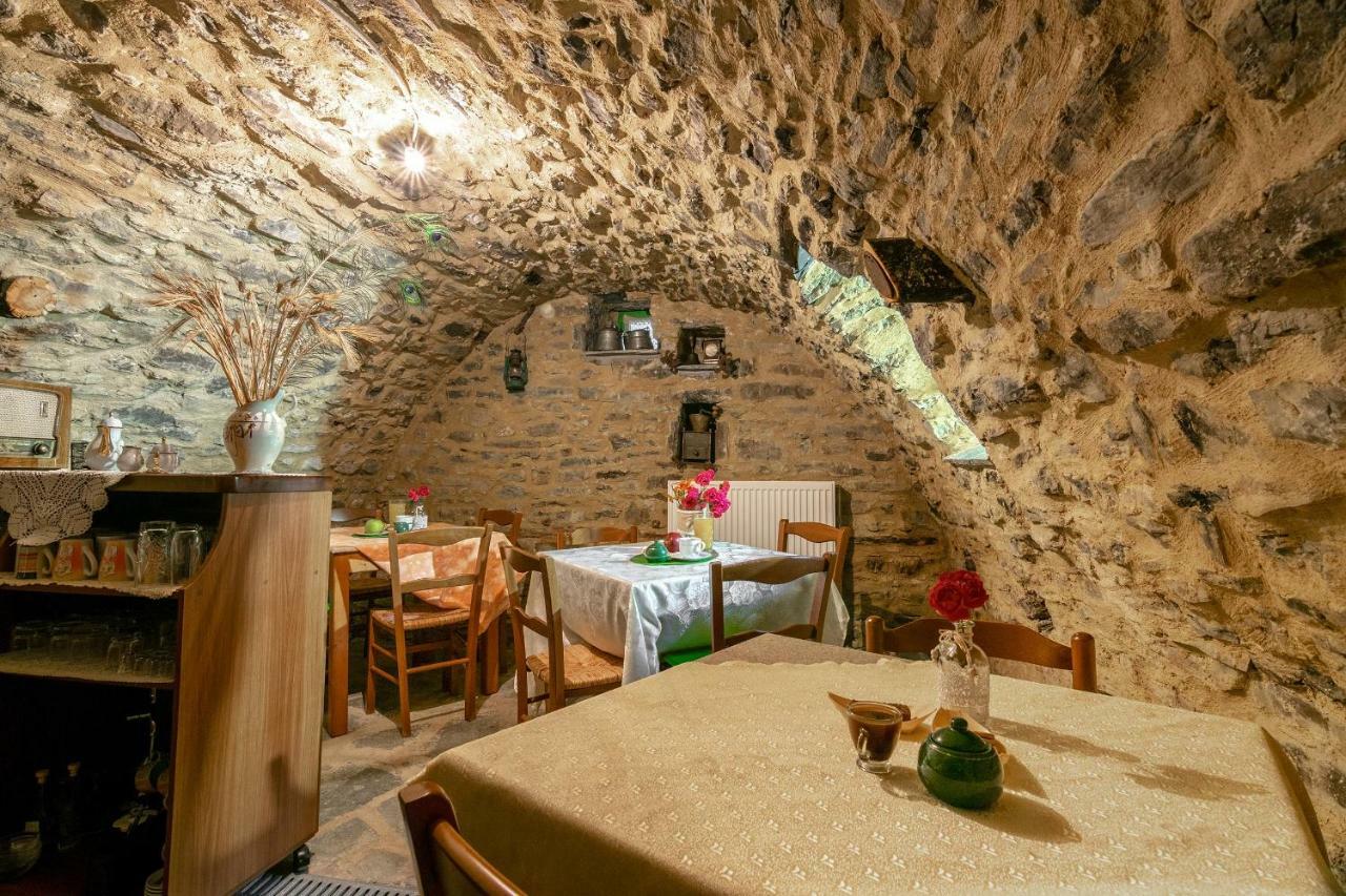 פאפיגקון Morfeas Guesthouse מראה חיצוני תמונה