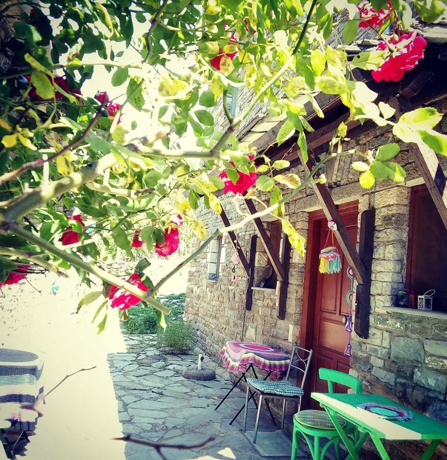 פאפיגקון Morfeas Guesthouse מראה חיצוני תמונה