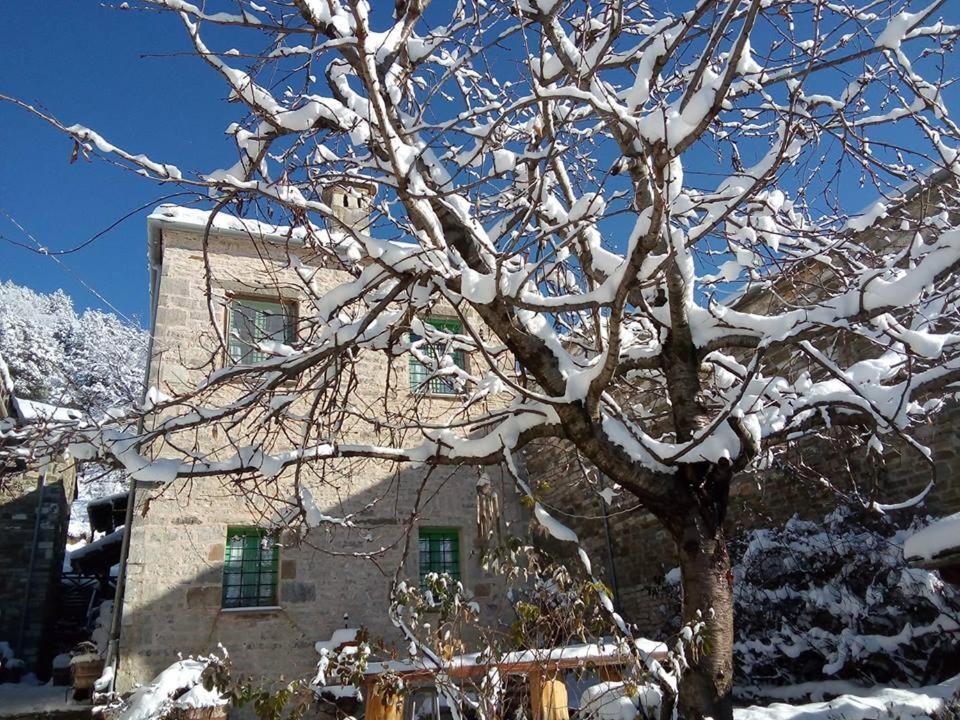 פאפיגקון Morfeas Guesthouse מראה חיצוני תמונה